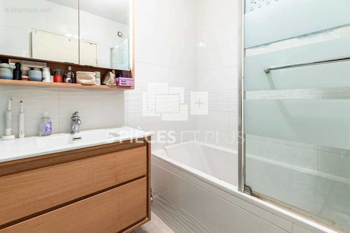 Appartement à PARIS-19E