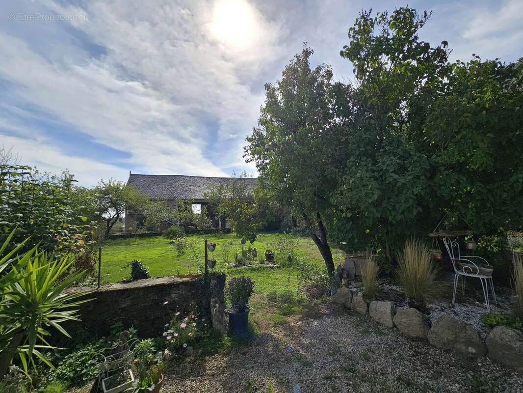 Maison à CALMONT