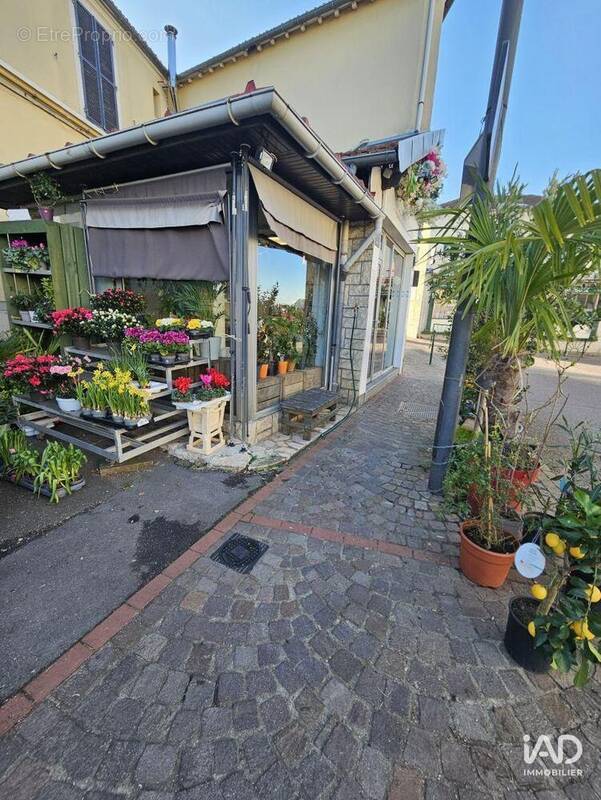 Photo 1 - Commerce à RUEIL-MALMAISON