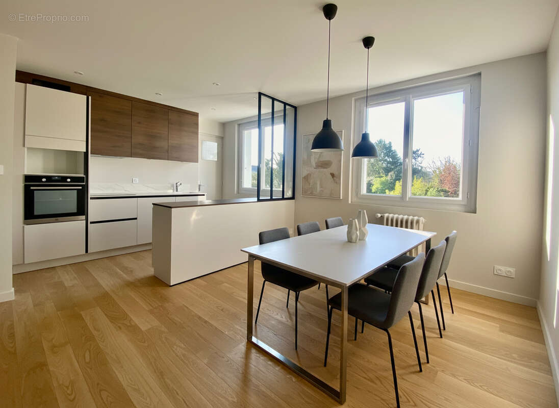 HAUTS PAVES - Appartement trois chambres 107m² -Ref C000111 - photo 2