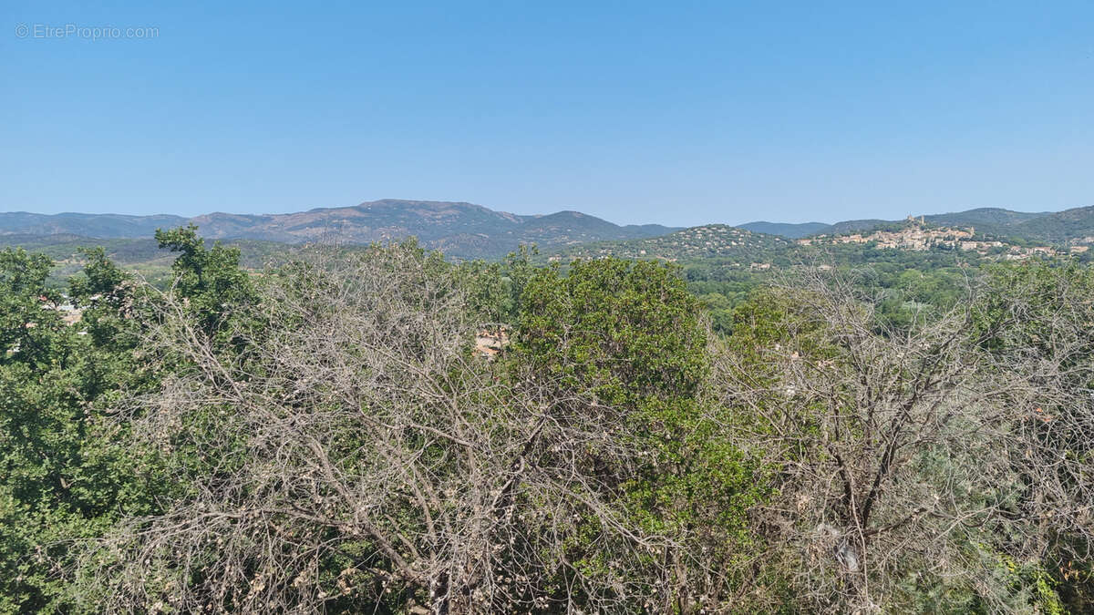 Appartement à COGOLIN