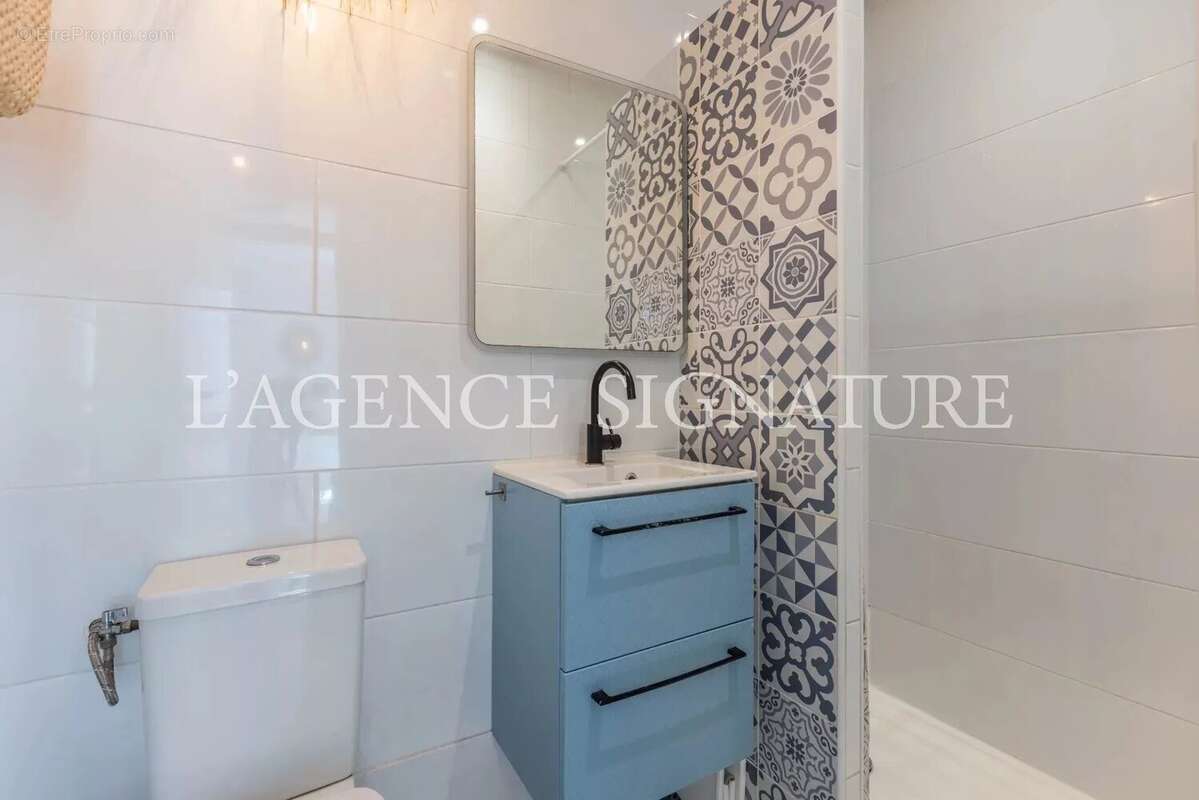 Nice Centre Ville "Garance" 3P 65m2 Coup de coeur - Calme - Lumineux - photo 9