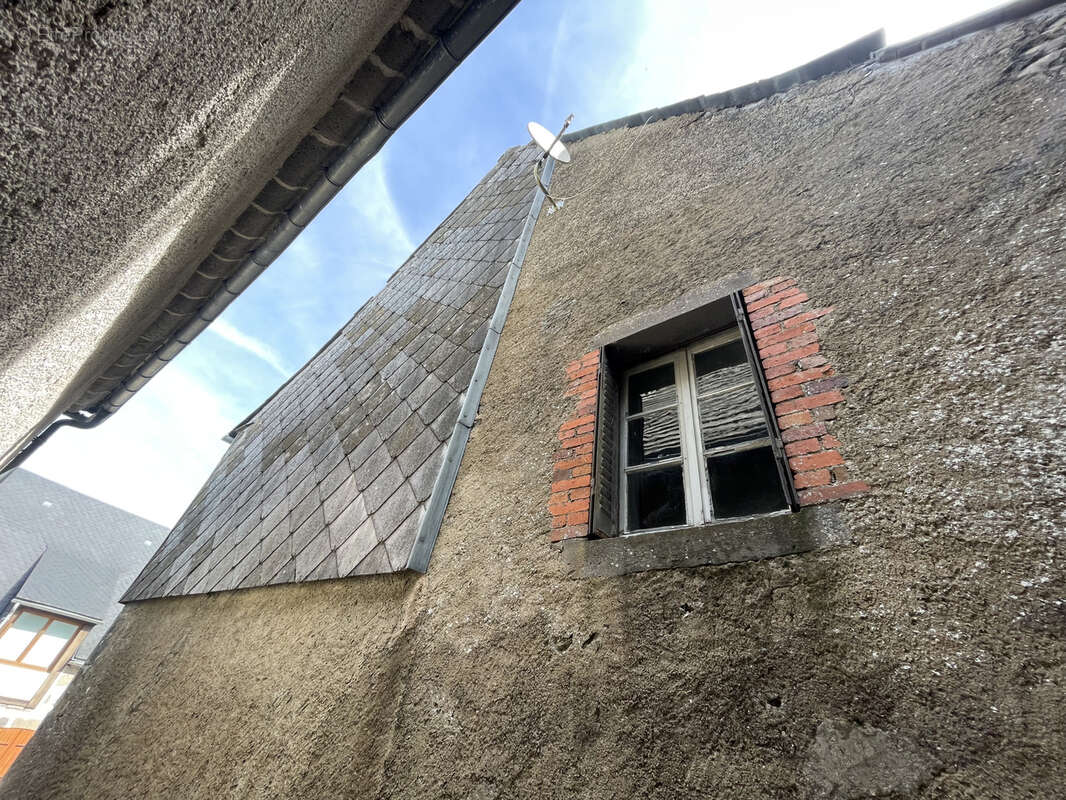 Maison à LAQUEUILLE