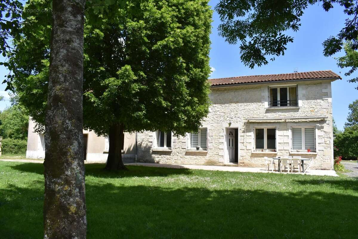 Maison à BEAUVOIR-SUR-NIORT