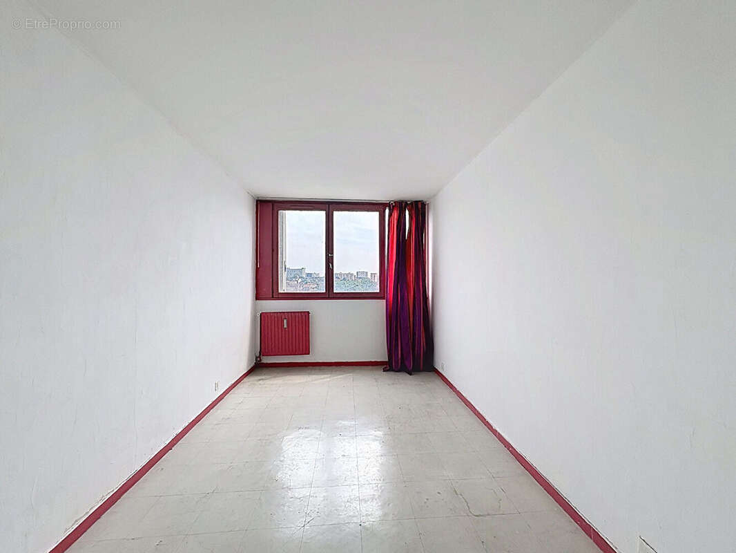 Appartement Bagnolet 3 pièce(s) 72 m2 PROCHE METRO AVEC TERRASSE - photo 9