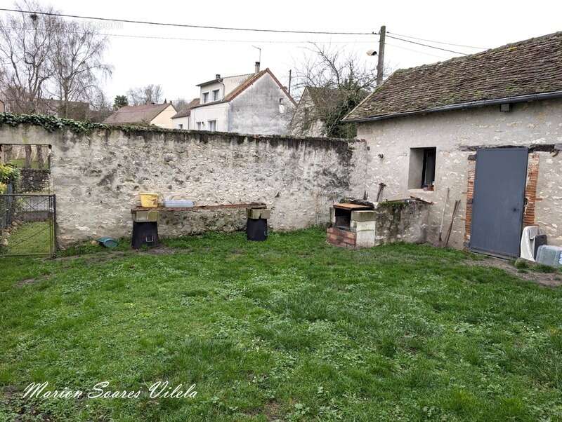 Ensemble immobilier de 2 maisons accolées sur plus de 900 m² à Provins même - photo 13