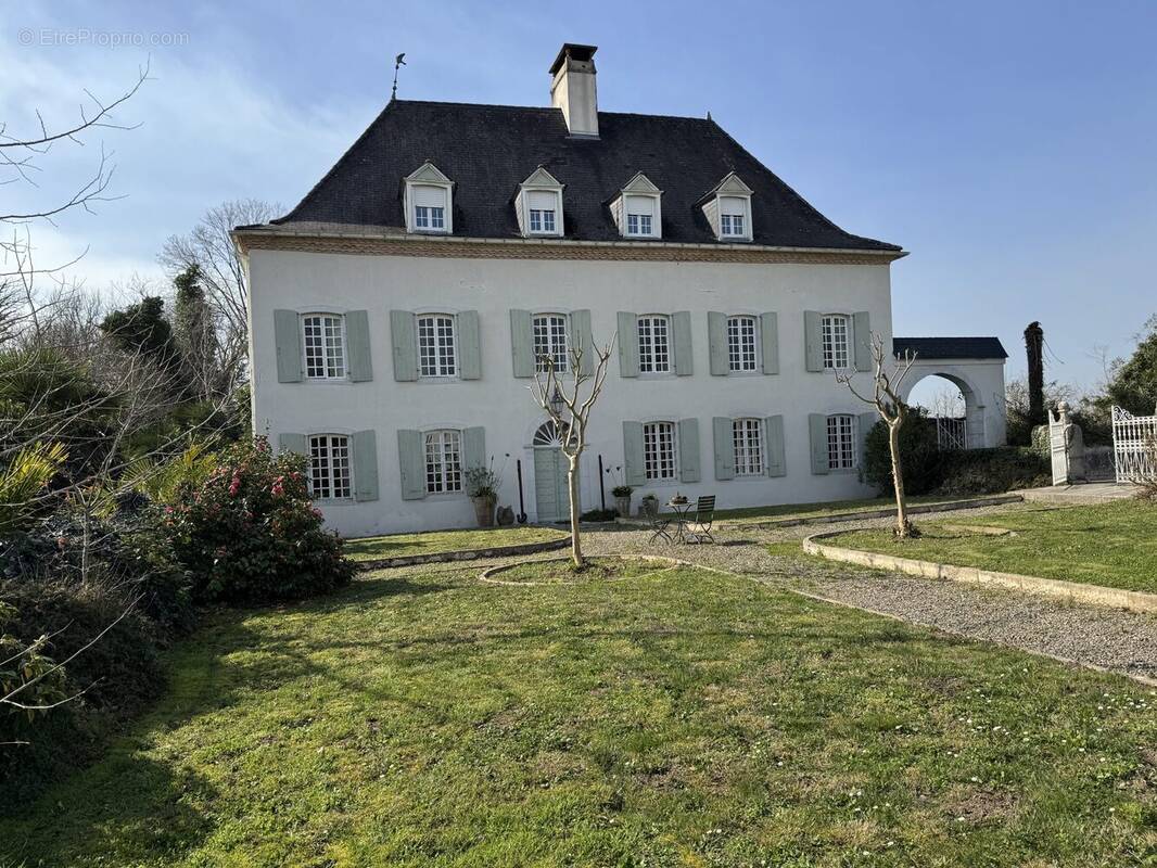 Maison à SAUVETERRE-DE-BEARN