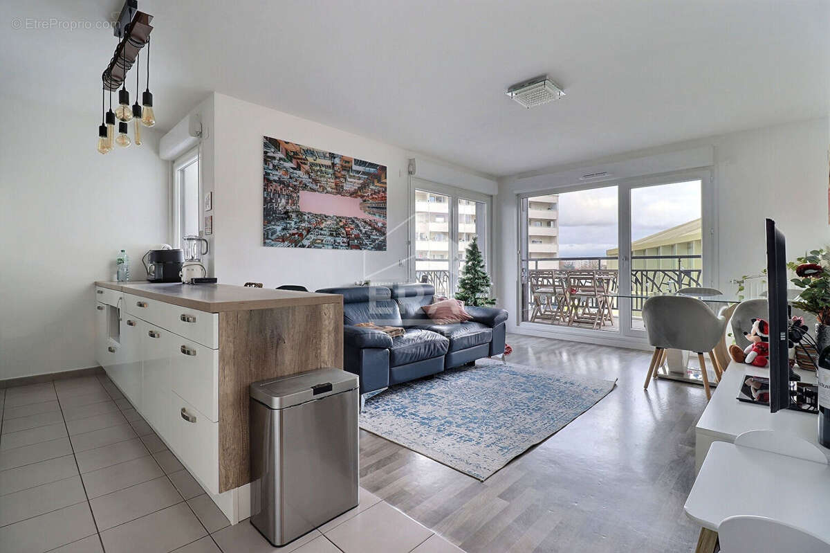 Appartement à COLOMBES