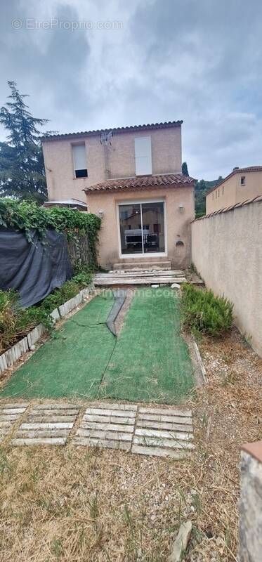 Appartement à ENSUES-LA-REDONNE