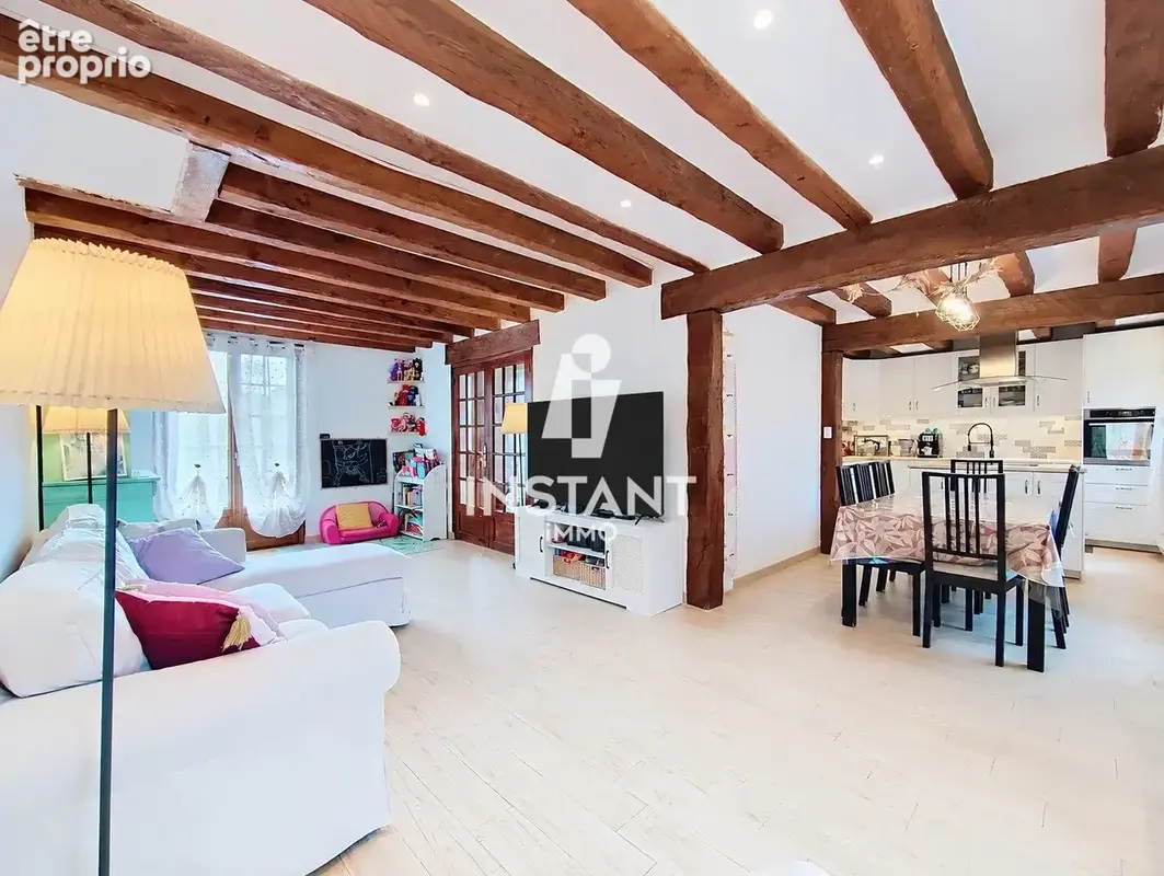 Photo Maison à Sainte-Genevieve-Des-Bois au prix de 335 000€