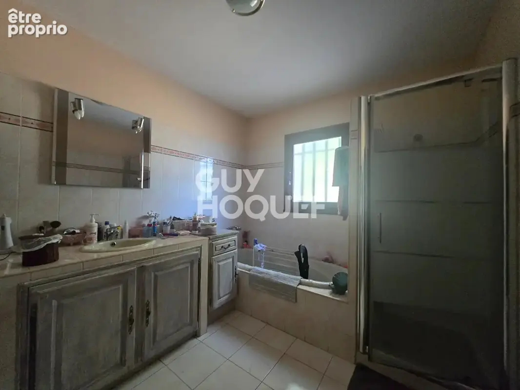 Maison 4 pièces à vendre à Connaux avec piscine et grands garages - photo 7
