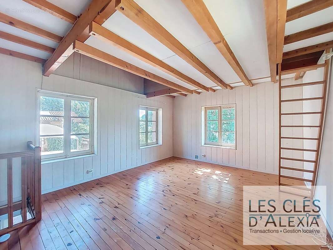Maison à LES COTES-D'AREY
