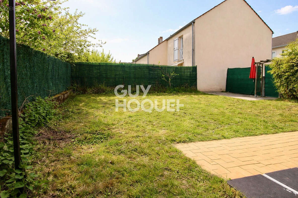 Appartement à VERNEUIL-L'ETANG