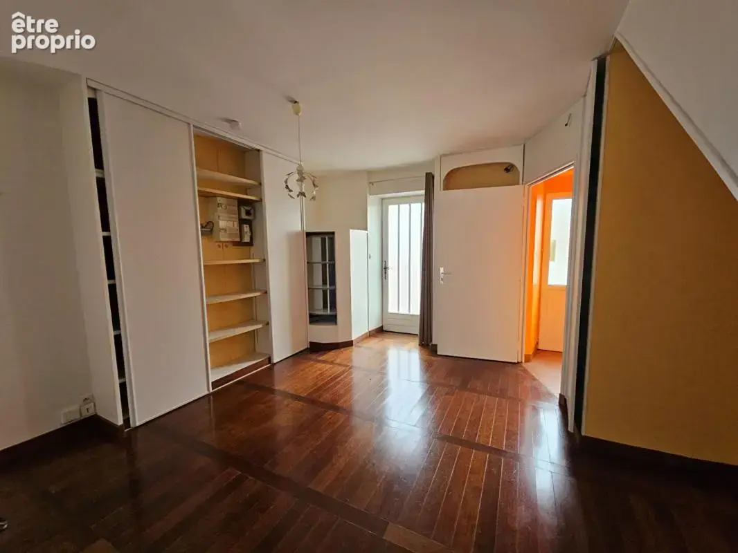 Quartier de la Mairie. Maison 97m² sur une parcelle de 333m² - photo 5