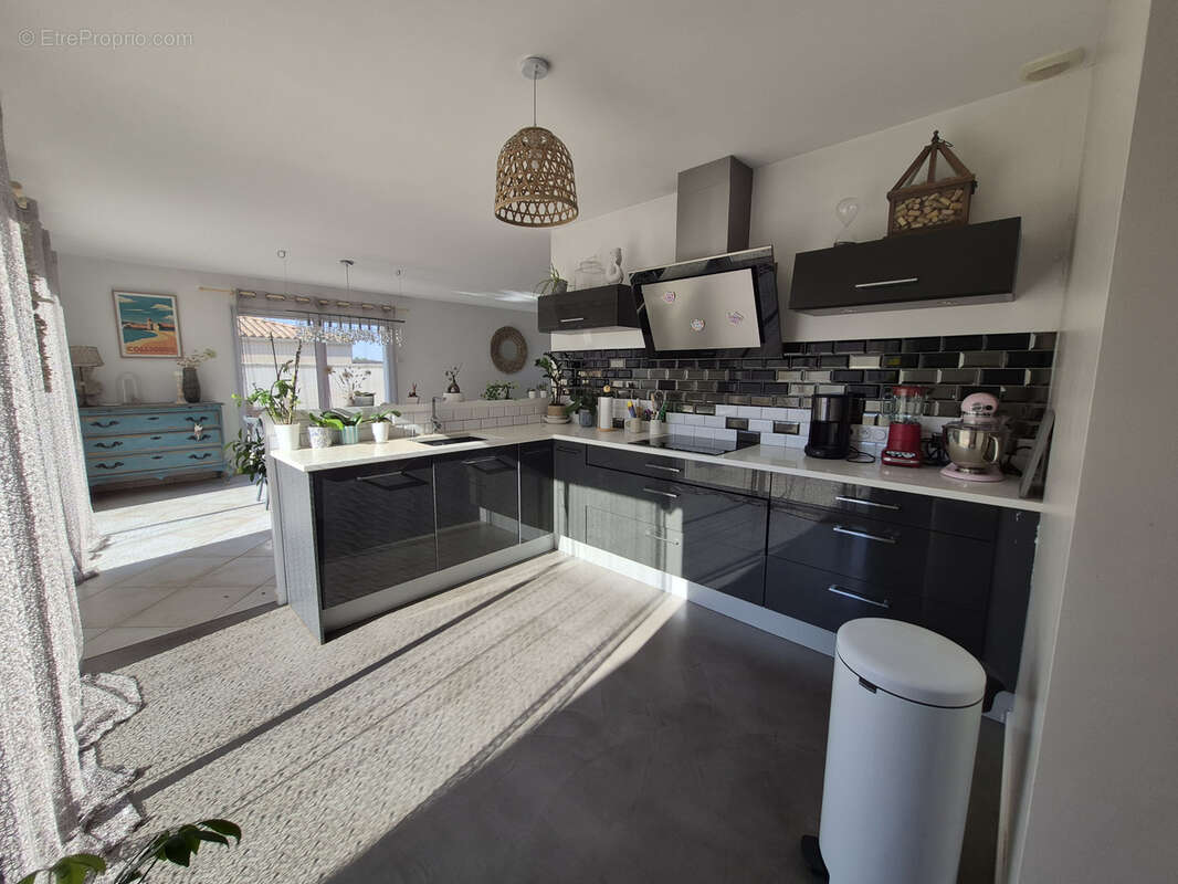 Maison de plain-pied   4 chambres   Sainte-Gemme-la-Plaine (85400) - photo 6