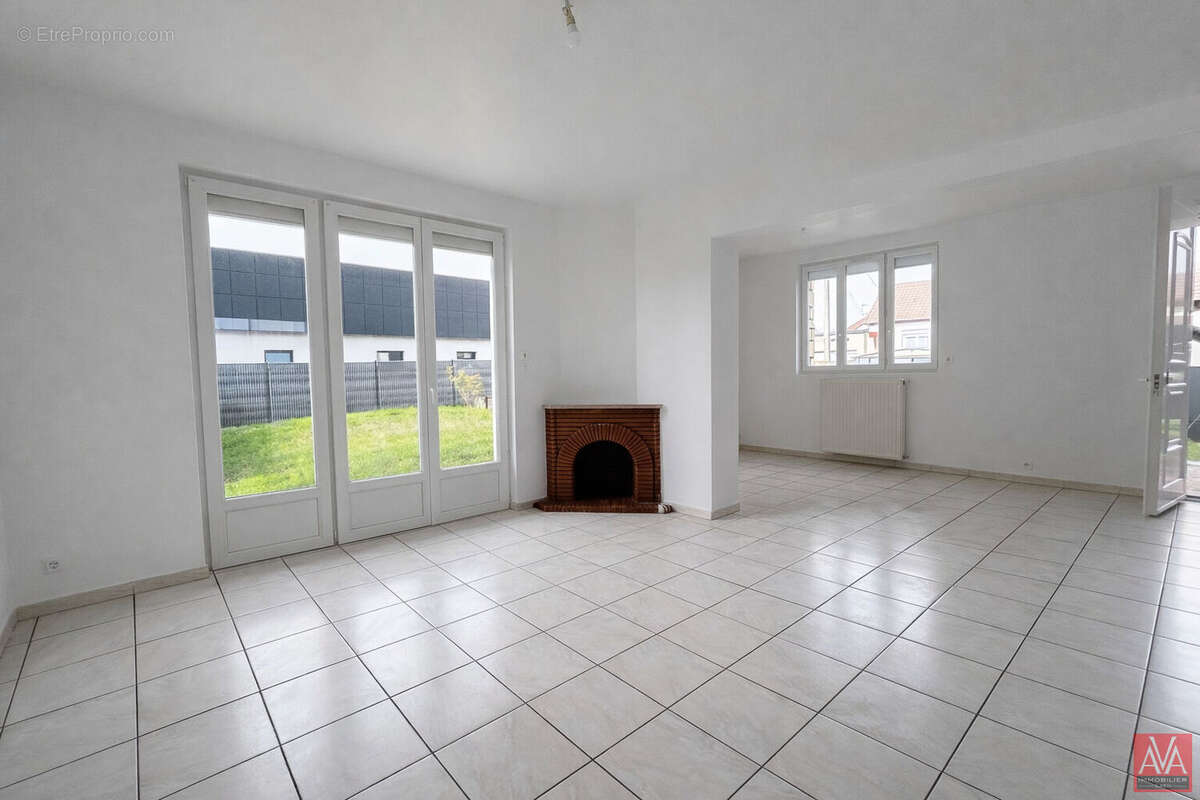 Maison à MONDEVILLE