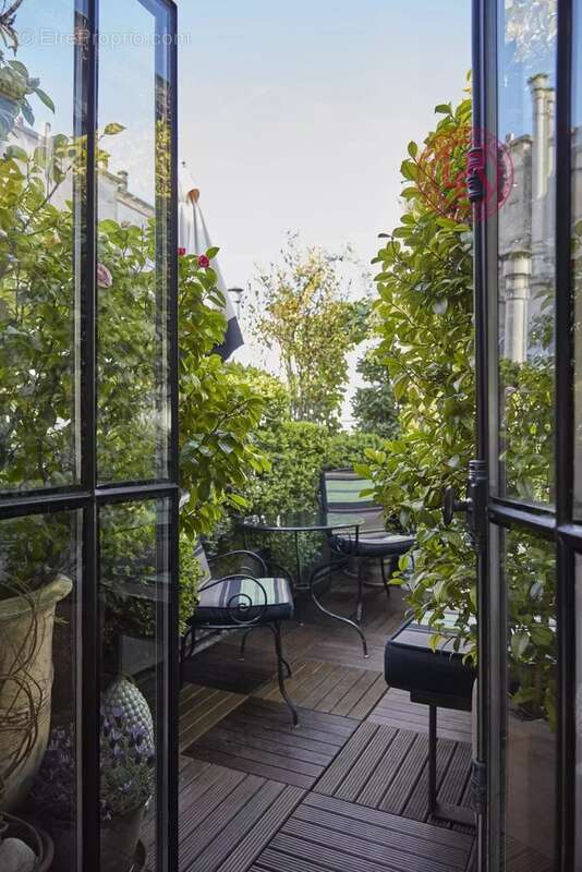 Appartement à PARIS-3E