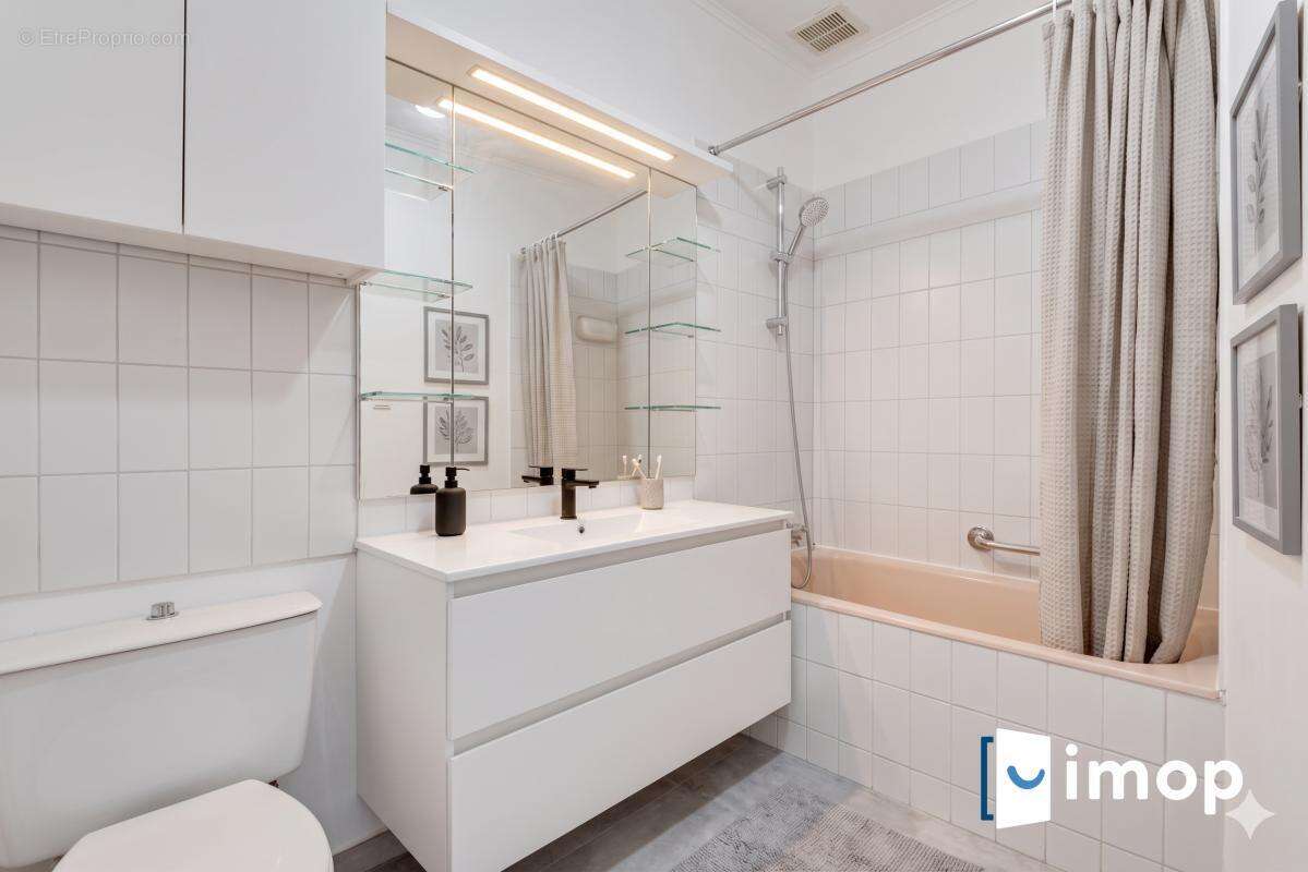 Appartement à PARIS-3E