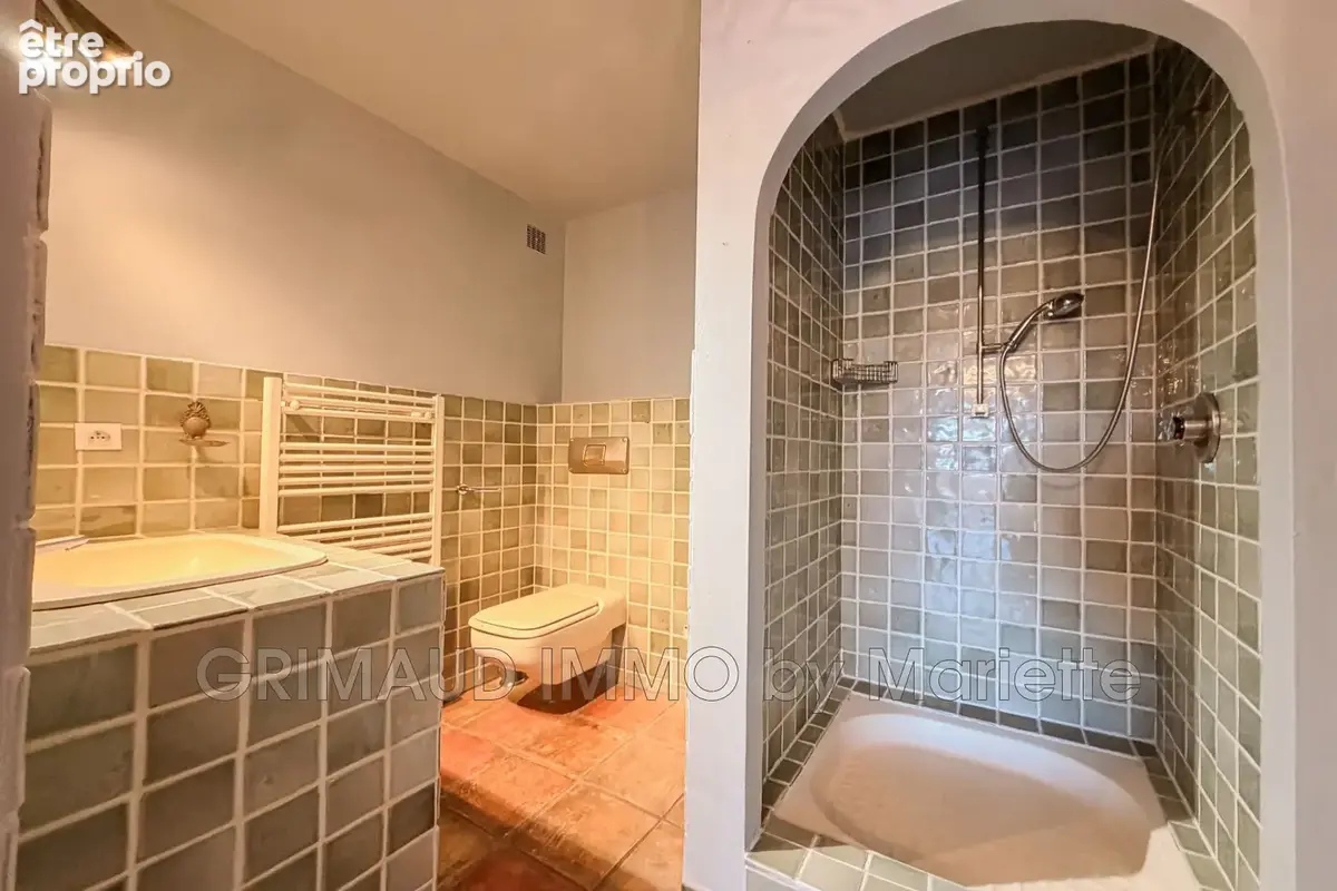 Maison 7 pièces 231 m² à vendre à Cogolin (83310) - photo 5