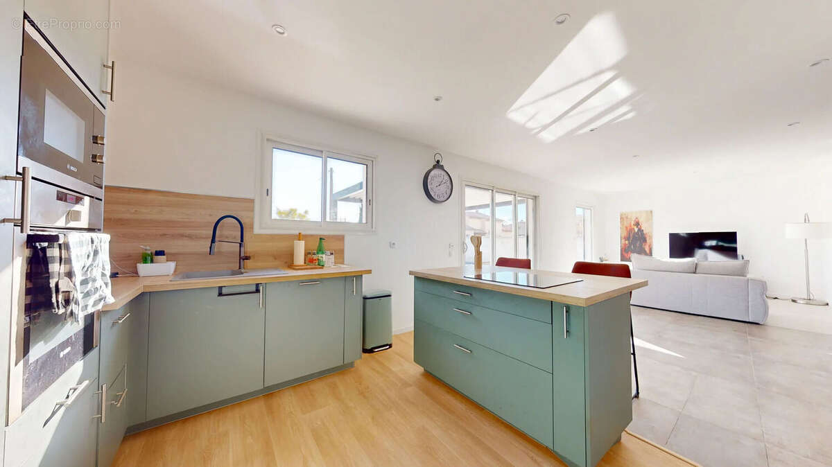 Maison à PUGET-SUR-ARGENS