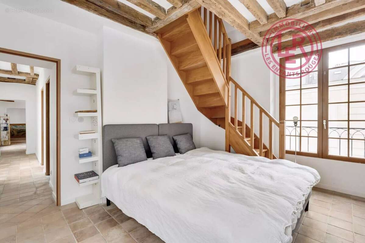 Appartement à PARIS-3E