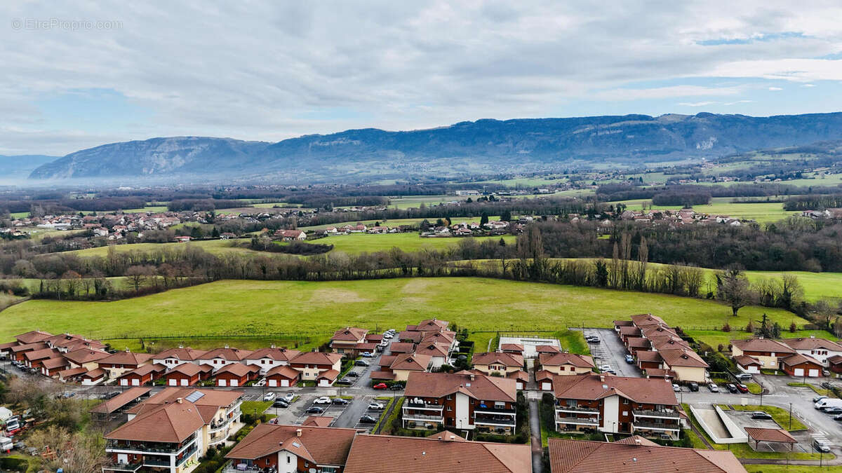 vue (2) - Appartement à VIRY