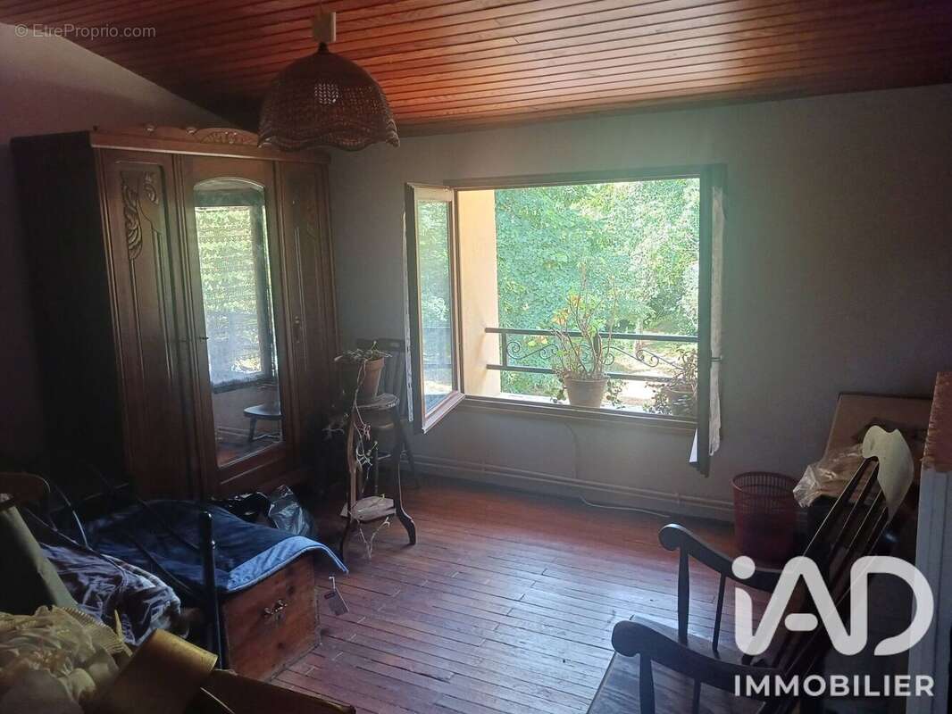 Maison 121 m² à Champagne-Saint-Hilaire  - photo 7