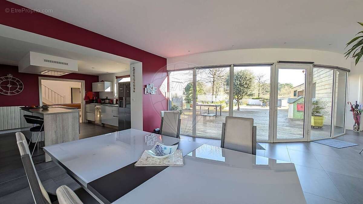 Maison à LES MATHES