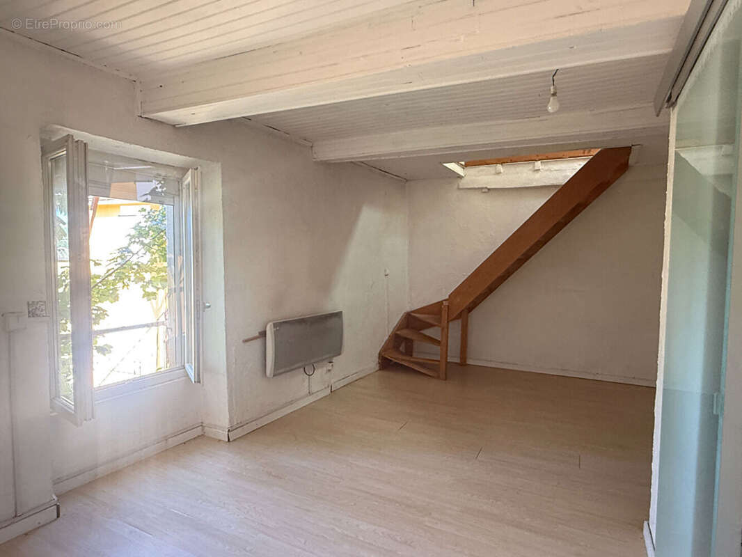 VERTAIZON / Au coeur du village - Maison de bourg avec vue dégagée ! - photo 5