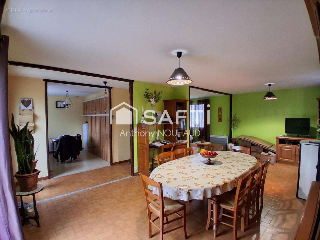 Maison 170 m² à Arthenac  - photo 7