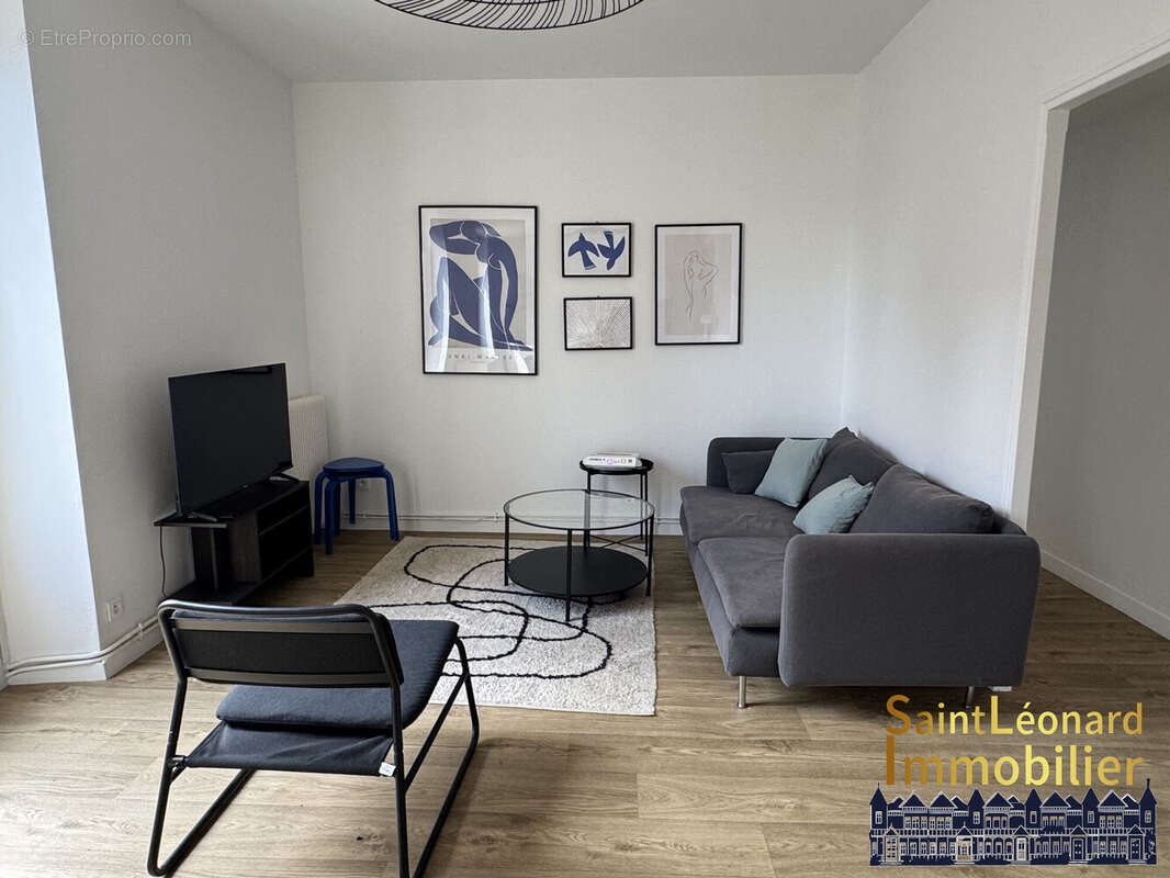 Appartement 82 m² à Fougeres  - photo 2