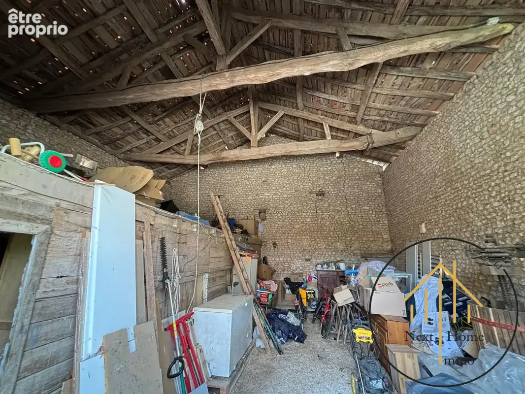 Maison 197 m² à Courgeac  - photo 4