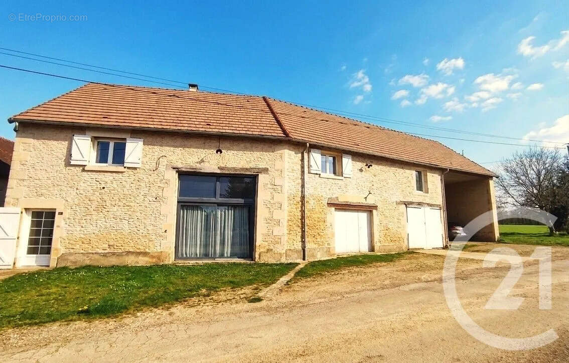 Maison à DONZY