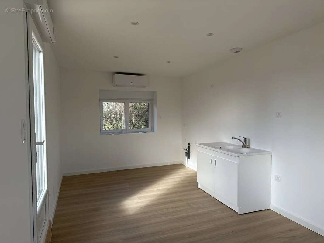 Maison à MONTIGNAC-LE-COQ