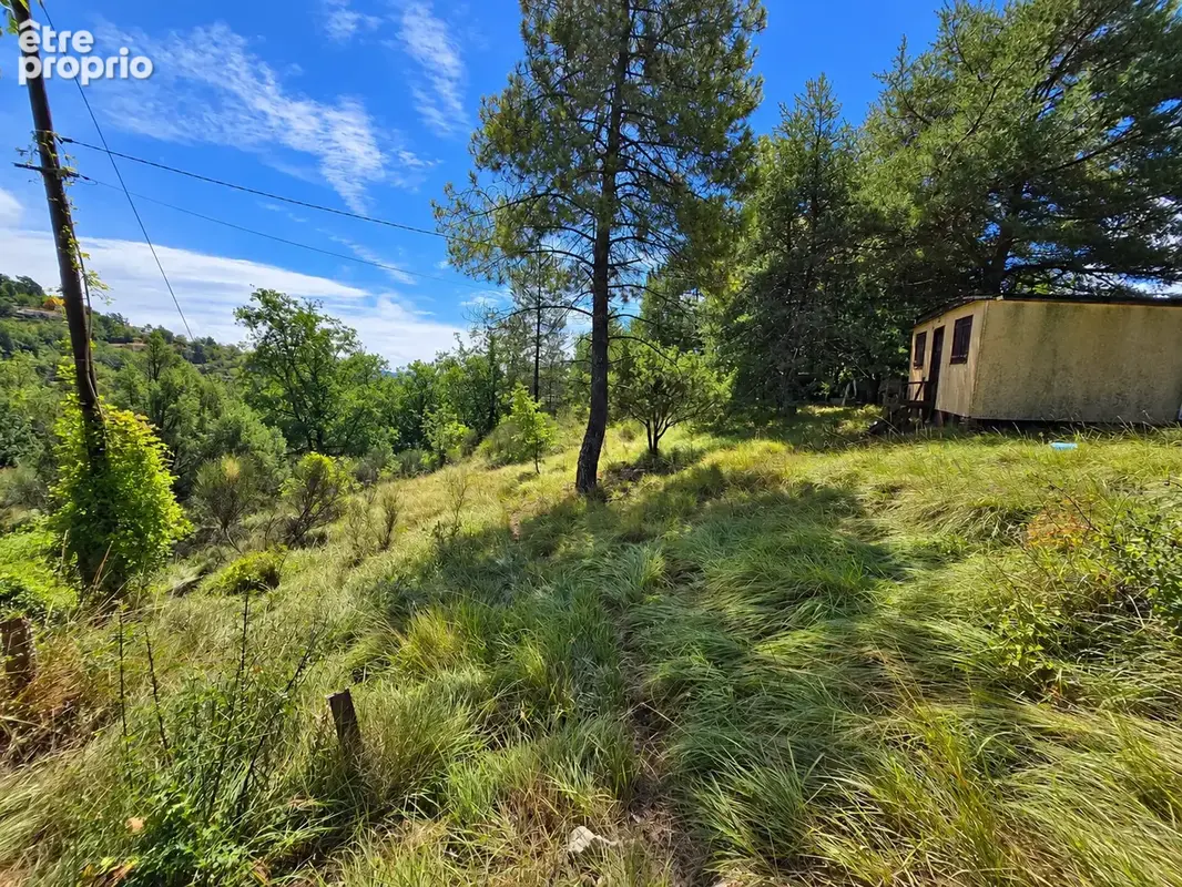 Photo Terrain à Tourette-Du-Chateau au prix de 35 000€