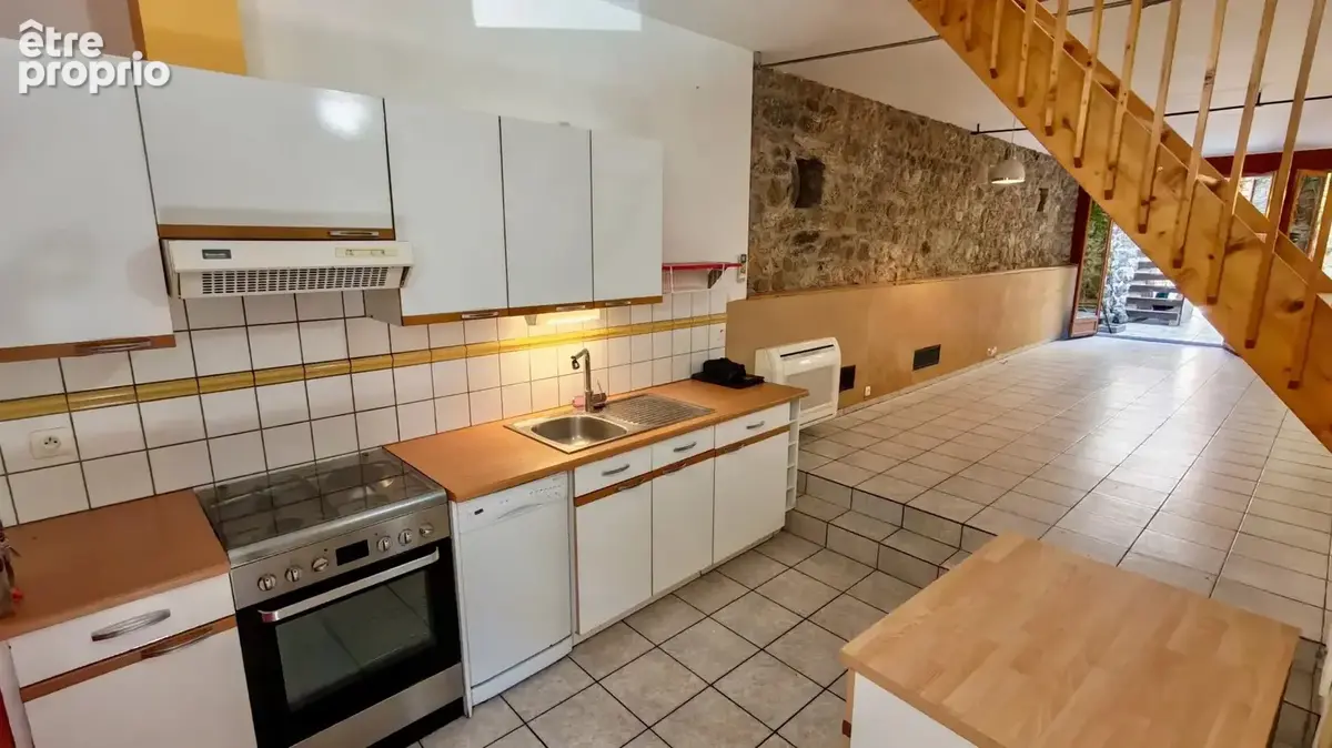 Charmante maison de village en pierre avec cour-jardin, terrasse et excellent DPE B - photo 9
