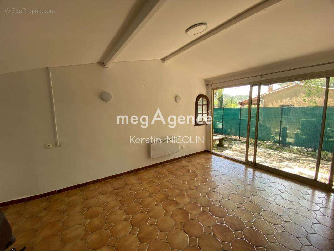 Maison à FLASSANS-SUR-ISSOLE