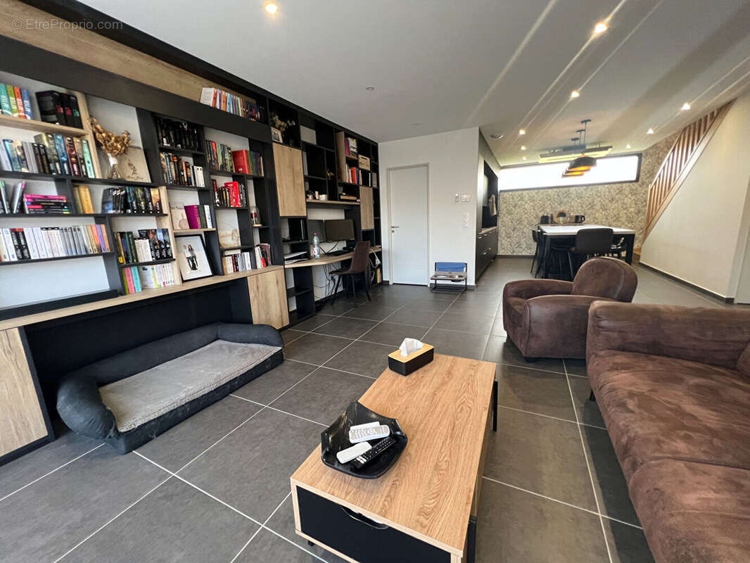 Maison à SAINT-ROMAIN-DE-JALIONAS