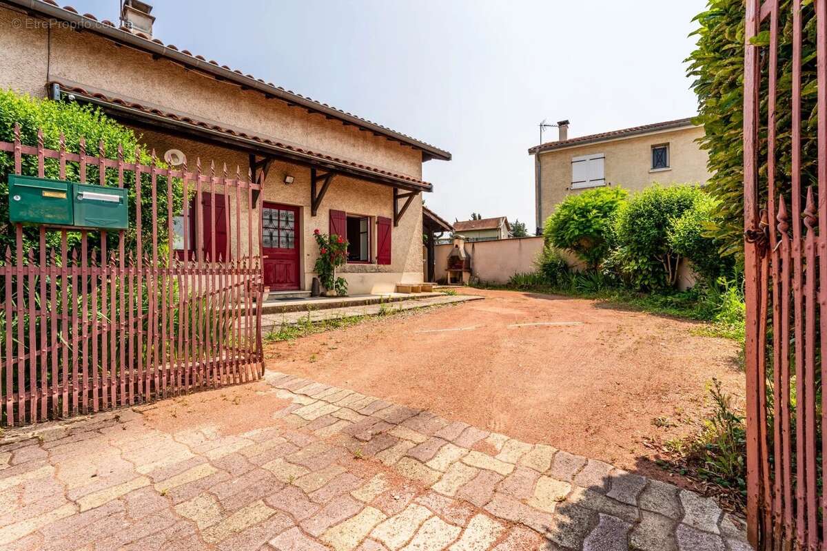 Maison à MIONS