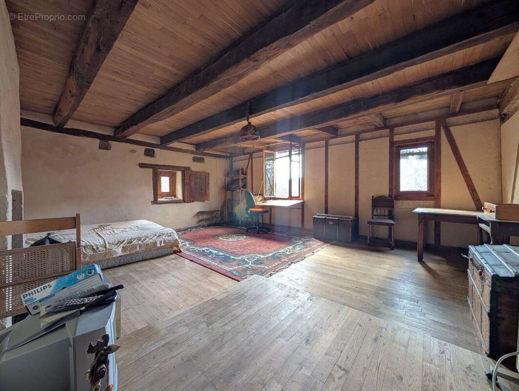 MAISON de caractère T5 + Dépendances + 5.3 ha - photo 11