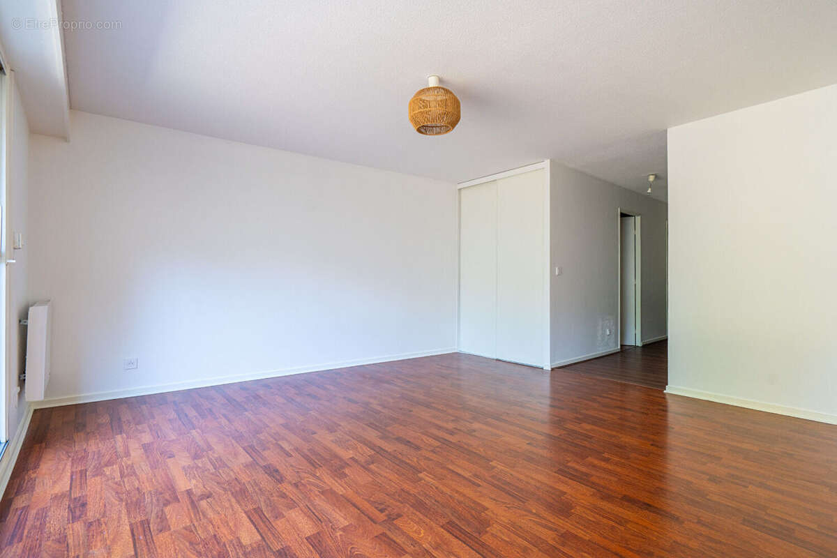 Bordeaux Fondaudège - Appartement T3 de 69 m² avec jardin de 60 m² et parking - photo 3