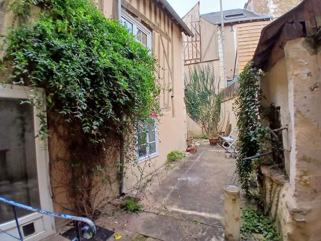 Maison à VOUVRAY-SUR-LOIR