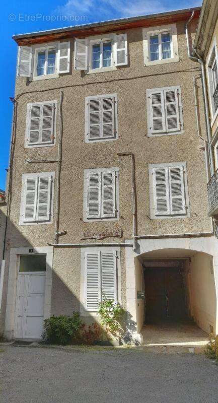 Appartement à EAUX-BONNES