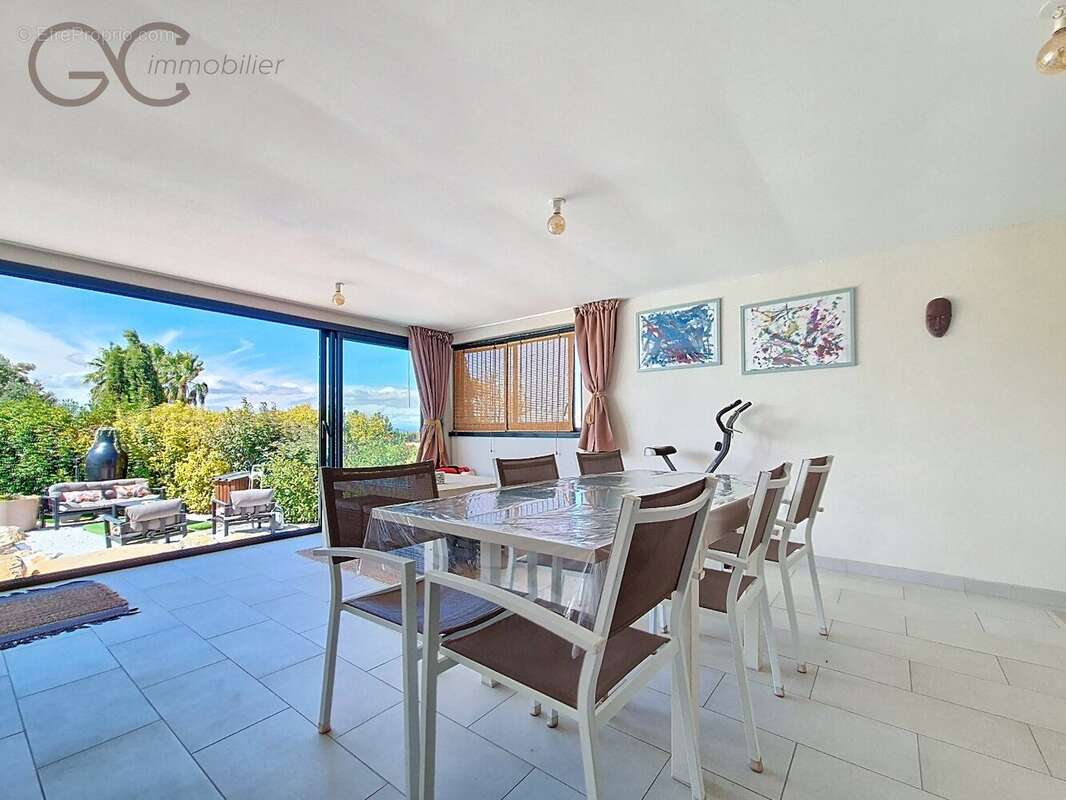 Maison à NISSAN-LEZ-ENSERUNE