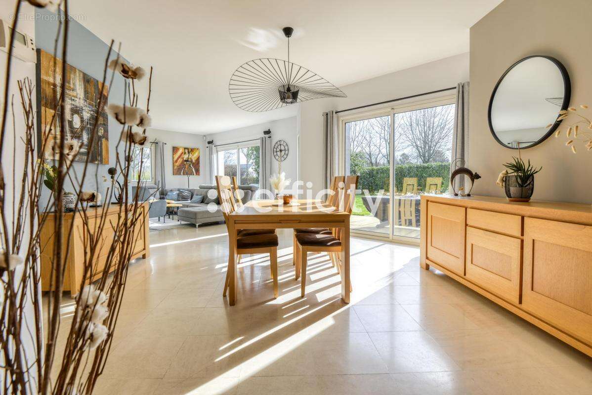 Maison 255 m² à Carquefou  - photo 6
