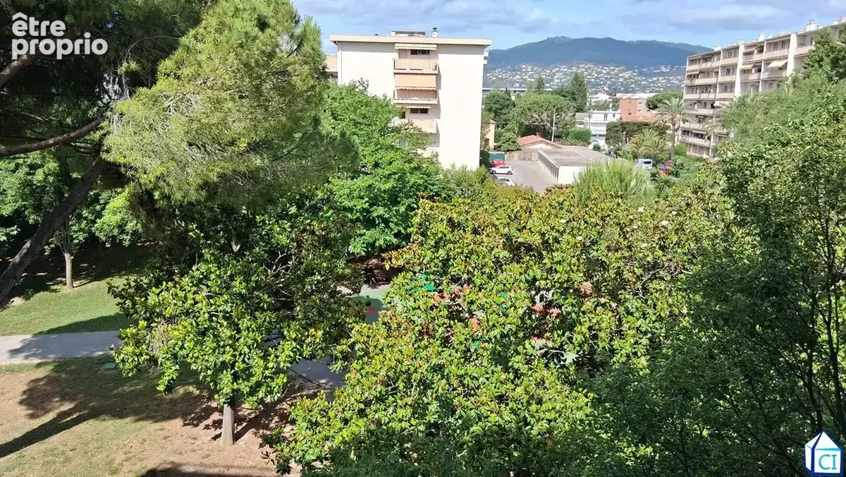 Appartement 4 pièces 71 m² à vendre à Cannes (06150) - photo 2