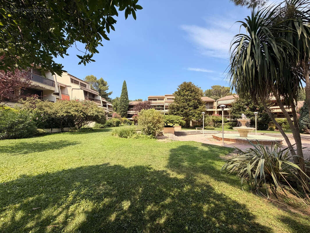 NIMES LA CIGALE Superbe appartement 5 pièces de 117 m2 avec terrasses, piscine, tennis - photo 2