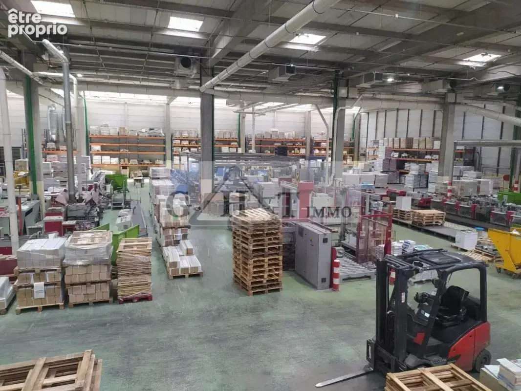 EXCLUSIVITE 3500 m² entrepot bureaux à vendre à LOGNES - photo 3