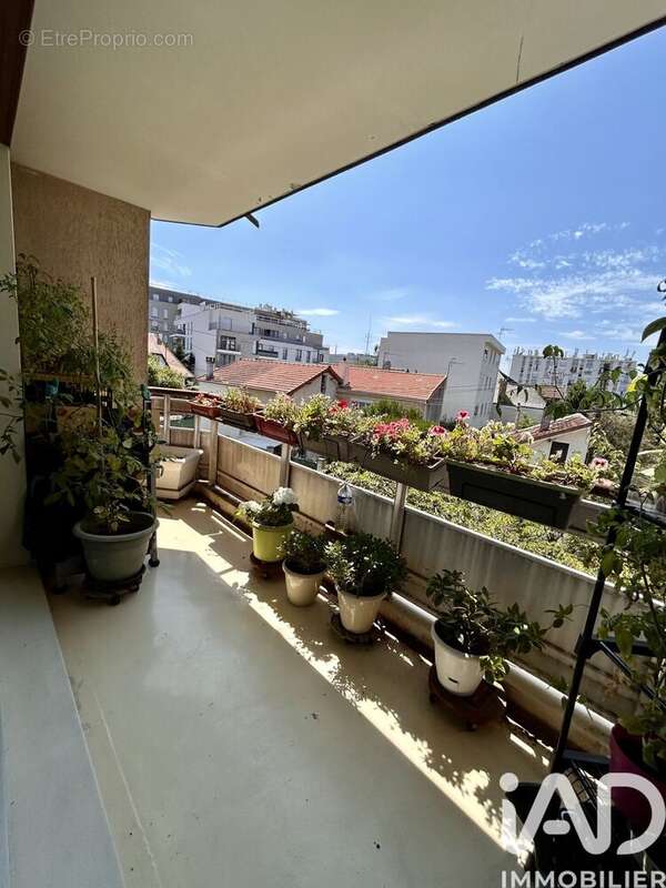 Photo 4 - Appartement à LIVRY-GARGAN