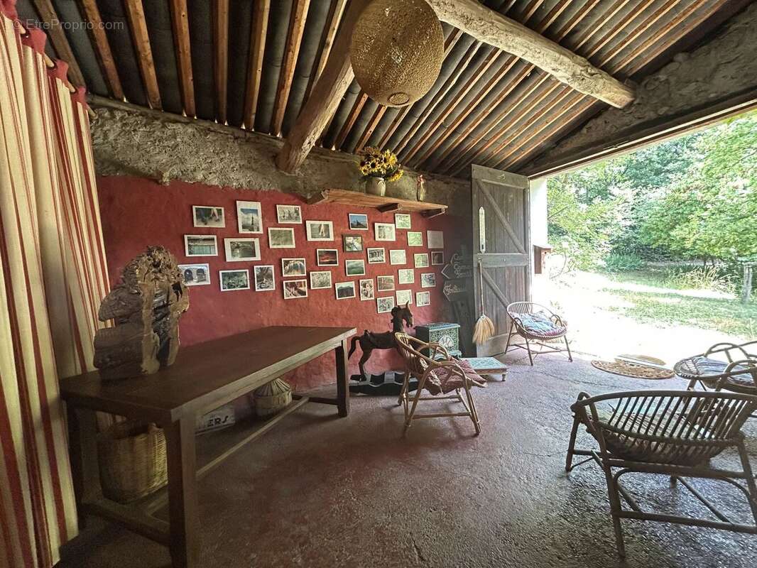 EXCLUSIVITÉ Maison en pierre 335m2 avec 1ha - 04 Alpes-de-Haute-Provence - photo 28